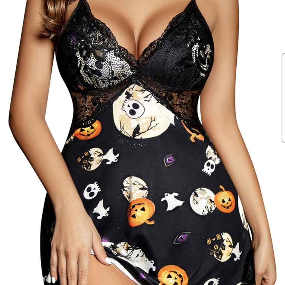 NWOT Halloween Themed Black Lace Nightie with Adjustable Straps - Size XS